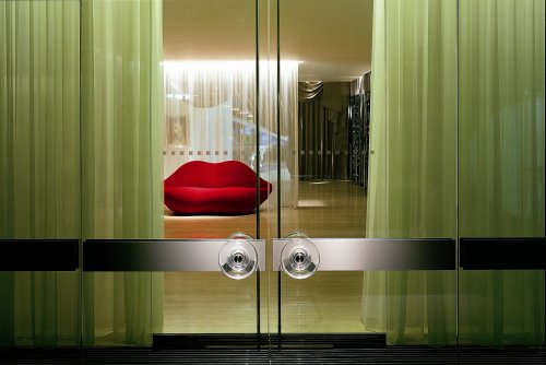 /Media/images/Product_Images/hotelreviews/sanderson/sanderson facade.jpg